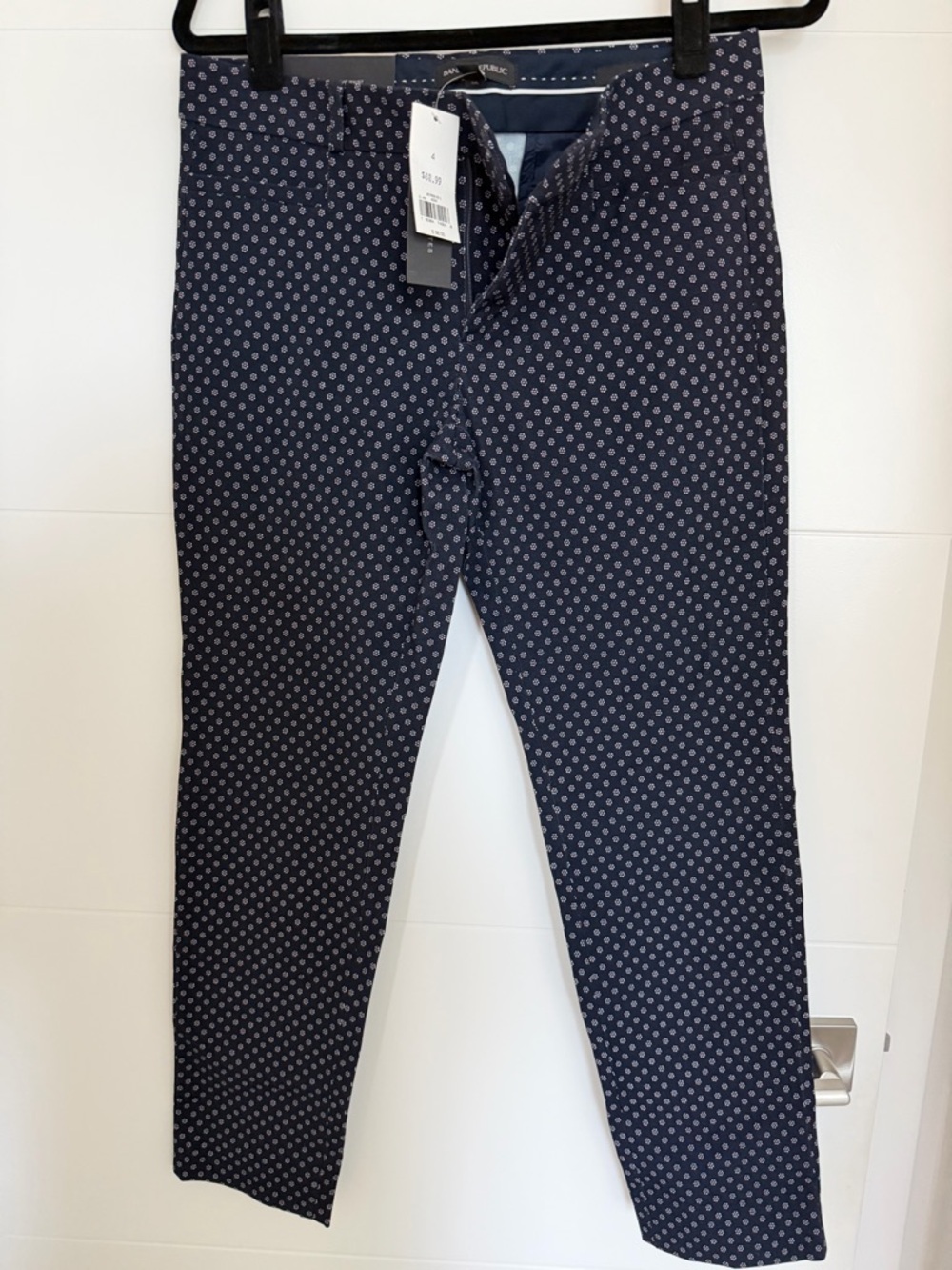 Banana Republic Navy Blue and White Cropped Patterned Ankle Pants